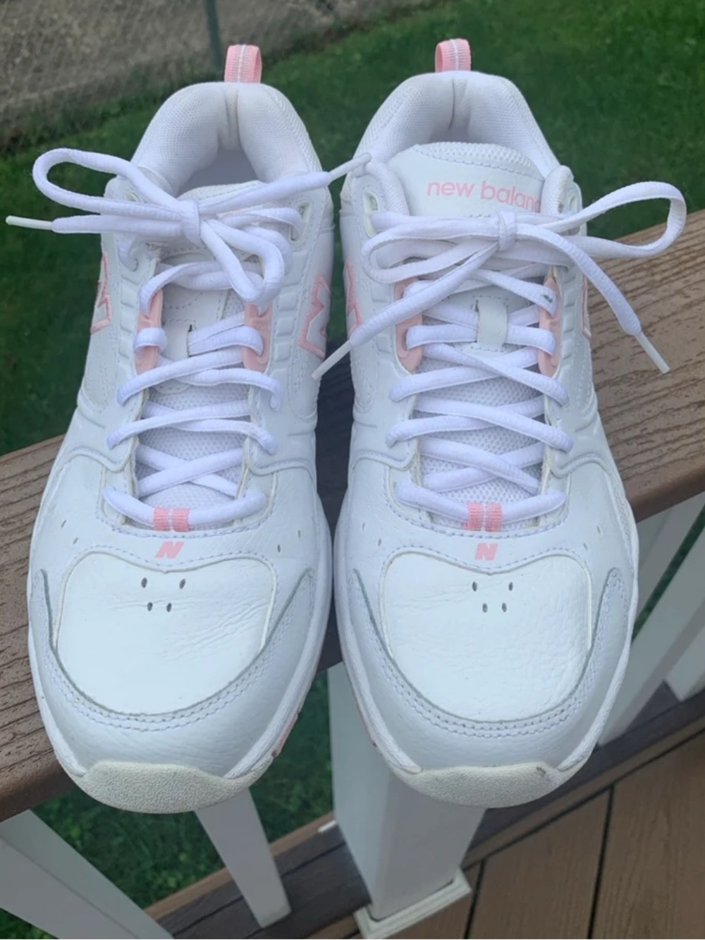 New Balance 622 Women's White Pink Athletic Shoes classic cottage core 9 / 9.5